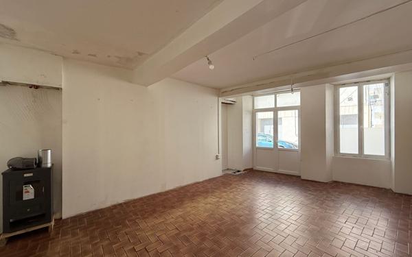 Maison à vendre    6 pièces •  Castets-en-Dorthe