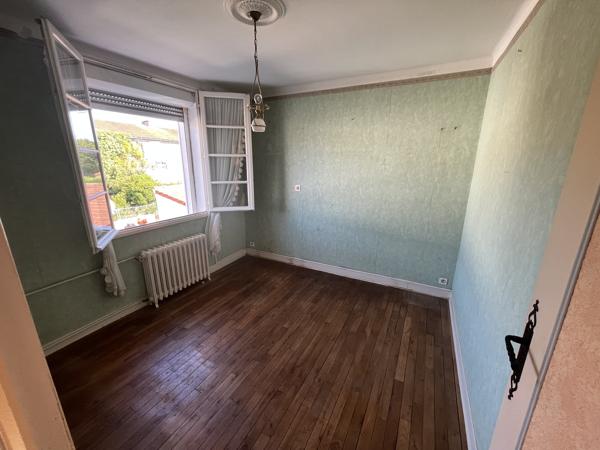 MAISON DE VILLE 4 CHAMBRES AVEC JARDIN ET GARAGE A POITIERS OUEST