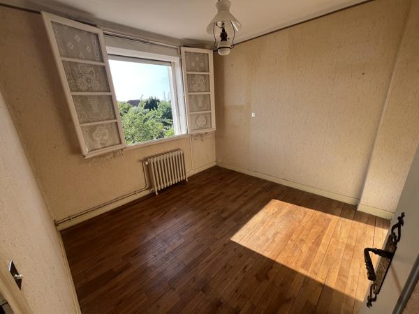 MAISON DE VILLE 4 CHAMBRES AVEC JARDIN ET GARAGE A POITIERS OUEST