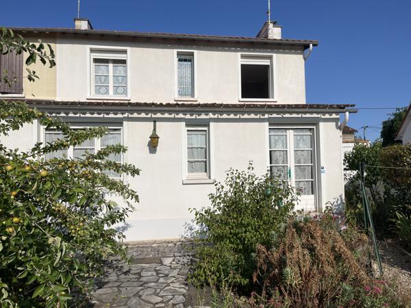 MAISON DE VILLE 4 CHAMBRES AVEC JARDIN ET GARAGE A POITIERS OUEST