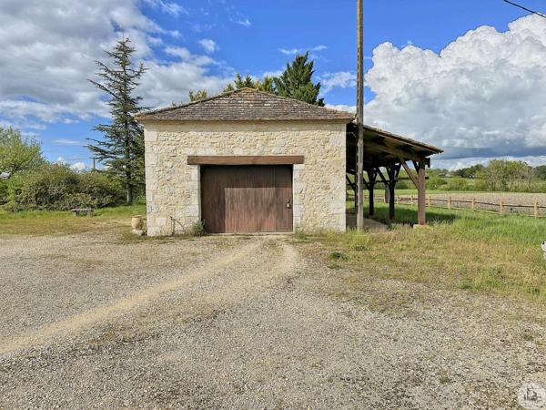 Maison de campagne avec dépendances