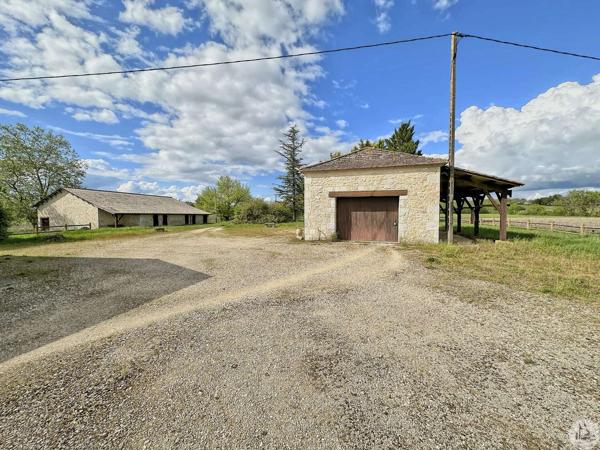 Maison de campagne avec dépendances