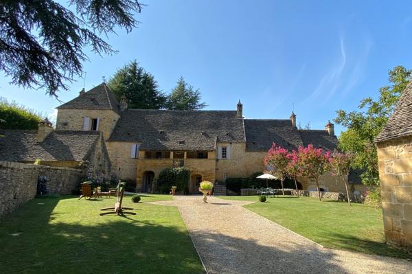 Belle maison de maître du 17ème siècle avec 5 toits de lauzes, proche de Sarlat. 3,5 hectares., SARLAT LA CANEDA