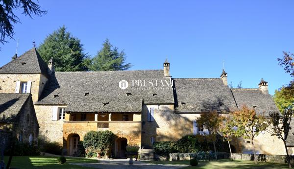 Belle maison de maître du 17ème siècle avec 5 toits de lauzes, proche de Sarlat. 3,5 hectares., SARLAT LA CANEDA