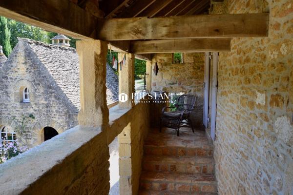 Belle maison de maître du 17ème siècle avec 5 toits de lauzes, proche de Sarlat. 3,5 hectares., SARLAT LA CANEDA