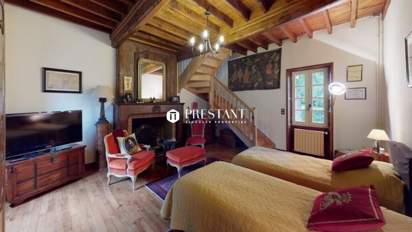 Belle maison de maître du 17ème siècle avec 5 toits de lauzes, proche de Sarlat. 3,5 hectares., SARLAT LA CANEDA