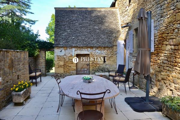 Belle maison de maître du 17ème siècle avec 5 toits de lauzes, proche de Sarlat. 3,5 hectares., SARLAT LA CANEDA