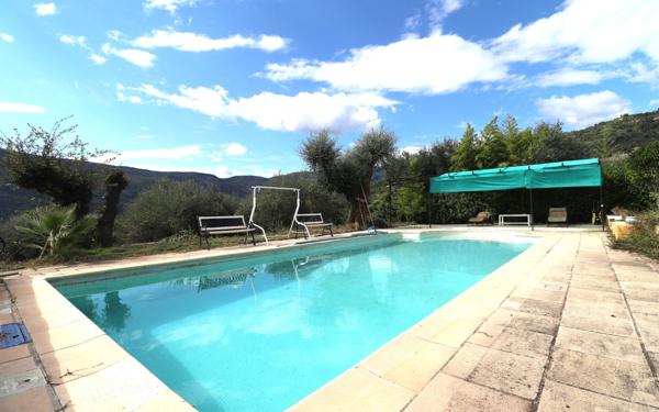 Maison à vendre    7 pièces • 245 m2 Contes