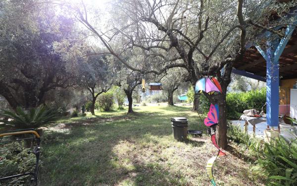 Maison à vendre    7 pièces • 245 m2 Contes