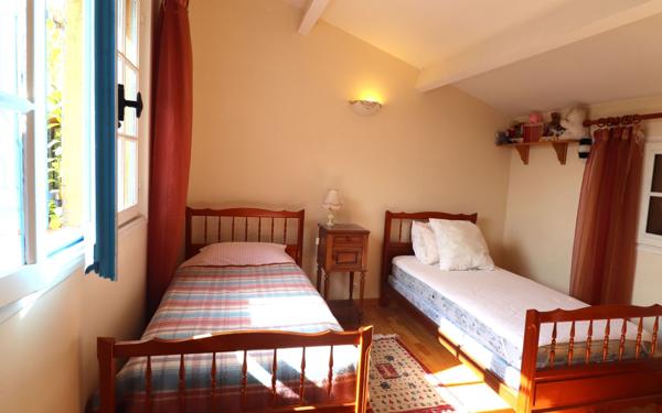 Maison à vendre    7 pièces • 245 m2 Contes