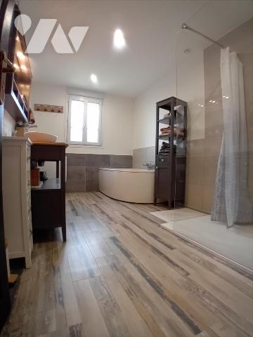 BRETTE-LES-PINS, très belle et très agréable maison de 3 chambres dont 2 en plain-pied