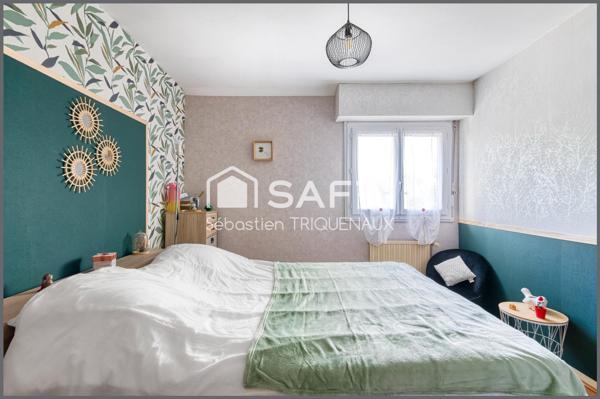 MAISON RENOVEE MONTREUIL JUIGNE, 4 CHAMBRES