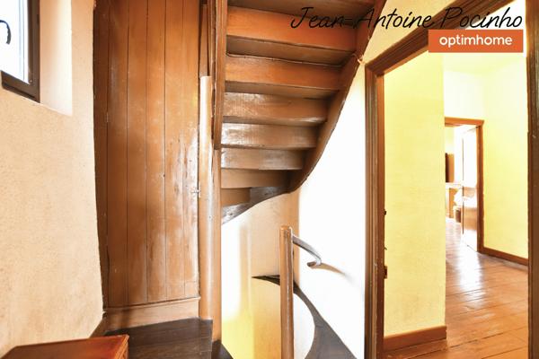 Immeuble à vendre SAINTE FOY DE PEYROLIERES (31)