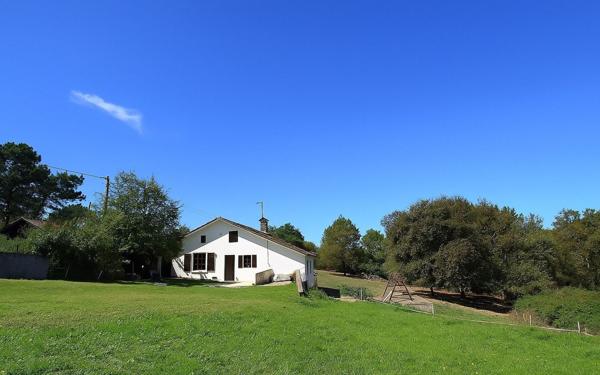 Maison à vendre    4 pièces •  Amou