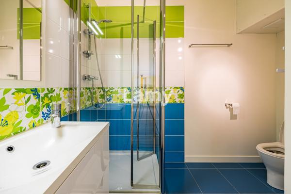 Dernier etage : appartement familial avec terrasse et parking
