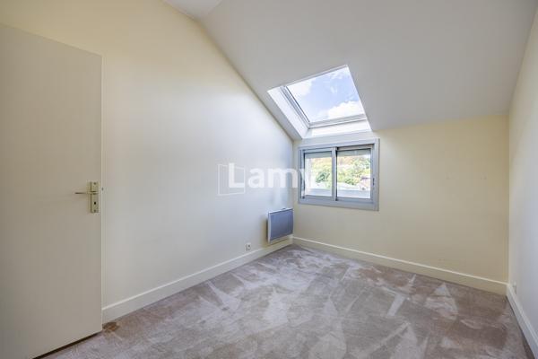 Dernier etage : appartement familial avec terrasse et parking
