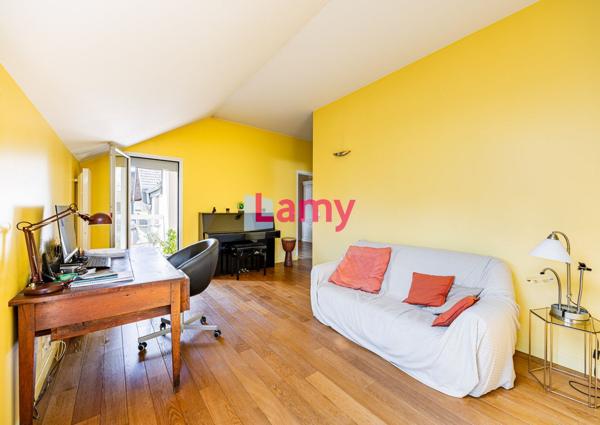 7 pieces en dernier etage avec terrasses et parking