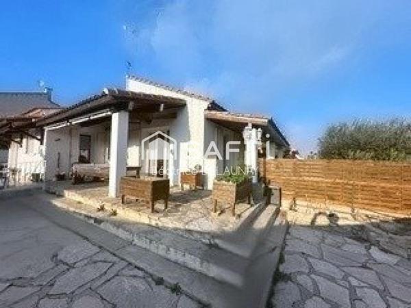 MAISON DE PLAIN-PIED, DEUX CHAMBRES ET GARAGE