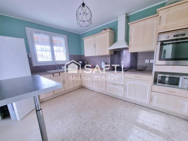 MAISON DE PLAIN-PIED, DEUX CHAMBRES ET GARAGE