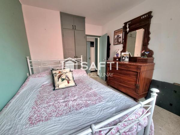 MAISON DE PLAIN-PIED, DEUX CHAMBRES ET GARAGE