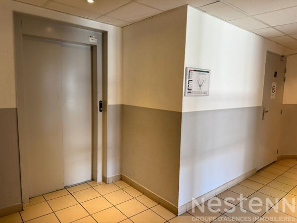 CARCASSONNE - APPARTEMENT T2 LOUÉ AVEC TERRASSE, ASCENSEUR ET PARKING PRIVATIF