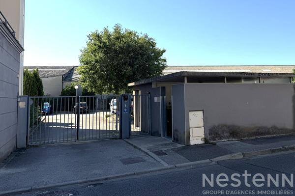 CARCASSONNE - APPARTEMENT T2 LOUÉ AVEC TERRASSE, ASCENSEUR ET PARKING PRIVATIF