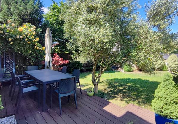 Le Plessis-Bouchard - Maison familiale de 155 m² habitables avec jolie jardin arboré dans un environnement calme! €580 000 ** - Référence 25-3860