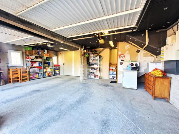 À vendre  Maison de plain-pied avec studio indépendant, piscine et prestations haut de gamme