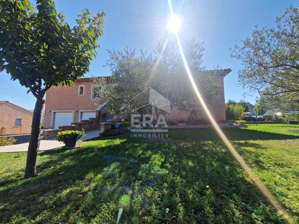 À vendre  Maison de plain-pied avec studio indépendant, piscine et prestations haut de gamme