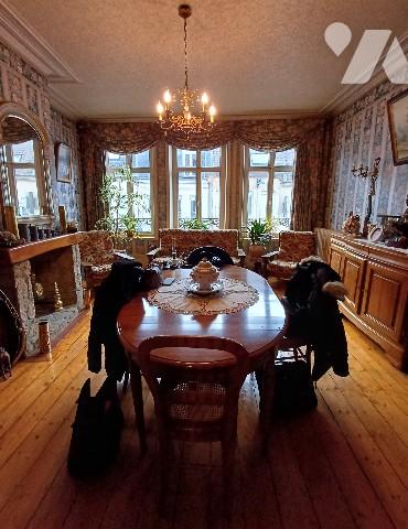 A DESVRES, IMMEUBLE à usage de commerce (prêt à porter  féminin et lingerie) et d'habitation.