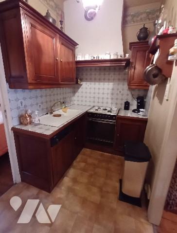 A DESVRES, IMMEUBLE à usage de commerce (prêt à porter  féminin et lingerie) et d'habitation.