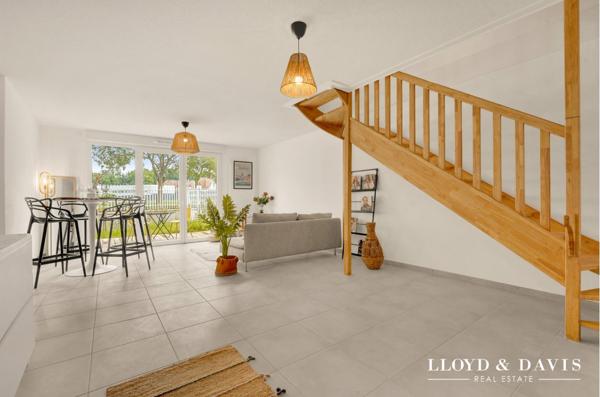 MAISON DE VILLE AVEC JARDIN & LOGIA