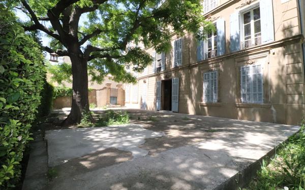 Appartement à vendre    4 pièces • 98 m2 Roquevaire