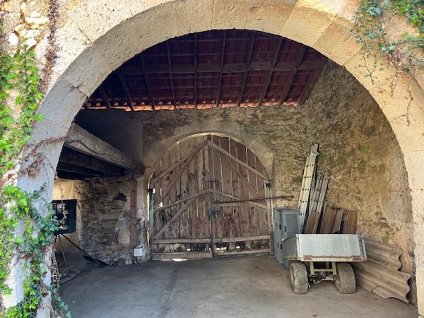 PROCHE DE NERAC DANS UN HAMEAU