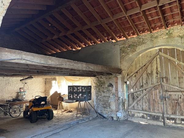 PROCHE DE NERAC DANS UN HAMEAU