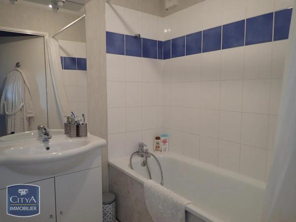 Appartement à louer 2 pièces 48.05m² Châteauroux (36000)