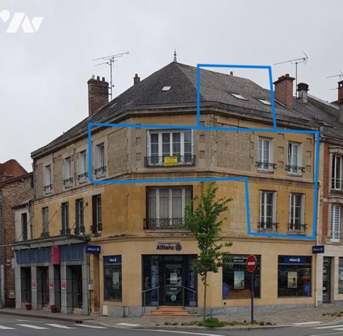 VOUZIERS, dans un immeuble en copropriété, un appartement de type F1 de 45 m² et 3 autres pièces