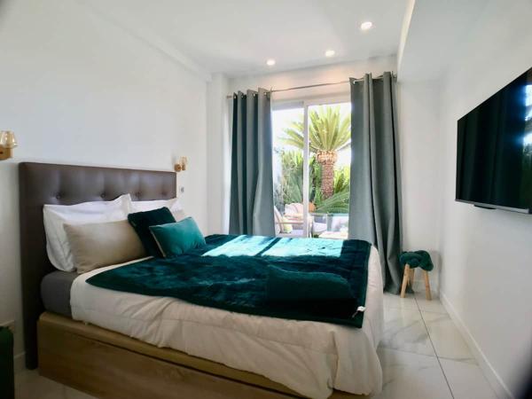 Golfe Juan (06220) GOLFE JUAN APARTEMENT 3 PIECES FRONT DE MER