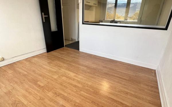 Appartement à louer    2 pièces •  Grenoble