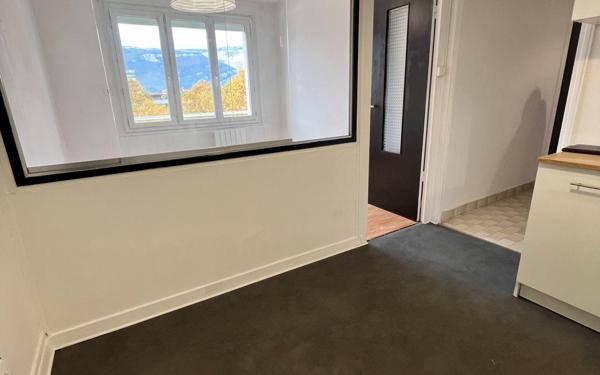 Appartement à louer    2 pièces •  Grenoble