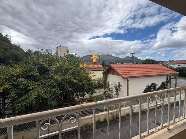 Location                                                      Appartement
                        
                     4 pièces                      75 m2                     à Lourdes