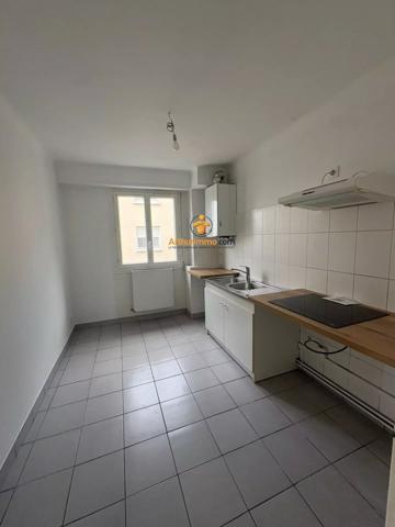Location                                                      Appartement
                        
                     4 pièces                      75 m2                     à Lourdes