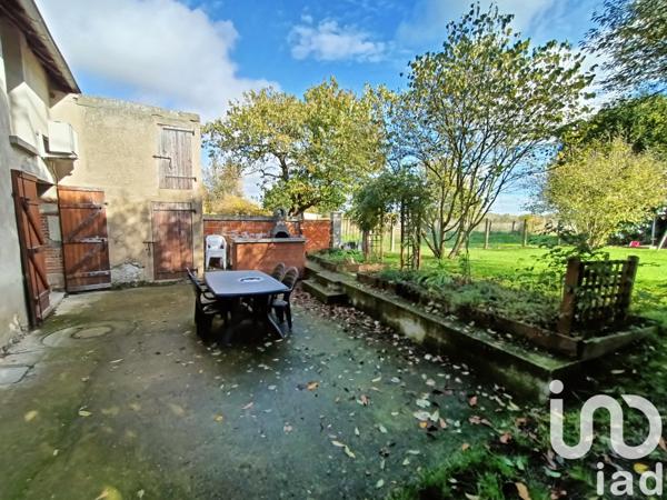 House for sale 4 rooms 99 m² Saint-Rémy-en-Rollat