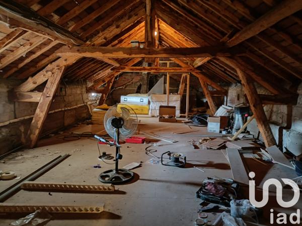 House for sale 4 rooms 99 m² Saint-Rémy-en-Rollat