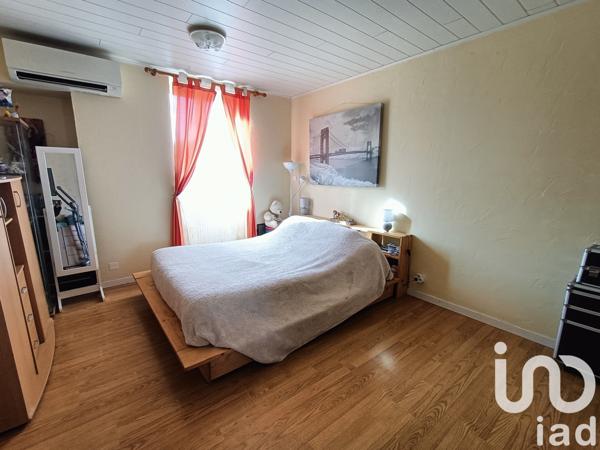 House for sale 4 rooms 99 m² Saint-Rémy-en-Rollat