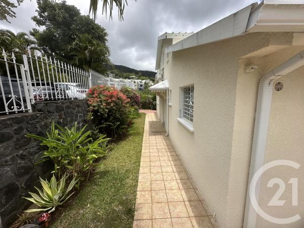 Maison à vendre  5 pièces - 158 m2 ST DENIS - 974