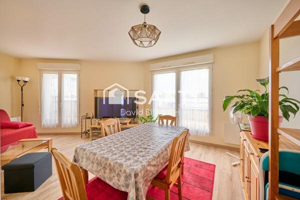 Appartement 3 pièces 2 chambres de 66 m2 avec Terrasse de 13 m2 Balcon de 8 m2 dernière étage avec Ascenseur Parking et Cave