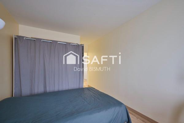 Appartement 3 pièces 2 chambres de 66 m2 avec Terrasse de 13 m2 Balcon de 8 m2 dernière étage avec Ascenseur Parking et Cave