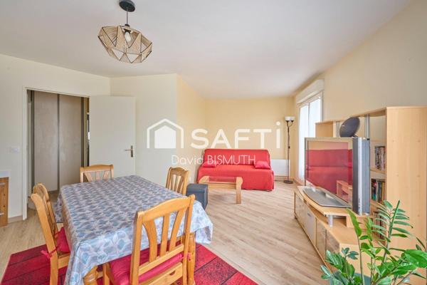 Appartement 3 pièces 2 chambres de 66 m2 avec Terrasse de 13 m2 Balcon de 8 m2 dernière étage avec Ascenseur Parking et Cave