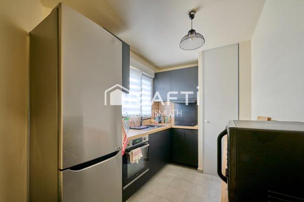 Appartement 3 pièces 2 chambres de 66 m2 avec Terrasse de 13 m2 Balcon de 8 m2 dernière étage avec Ascenseur Parking et Cave